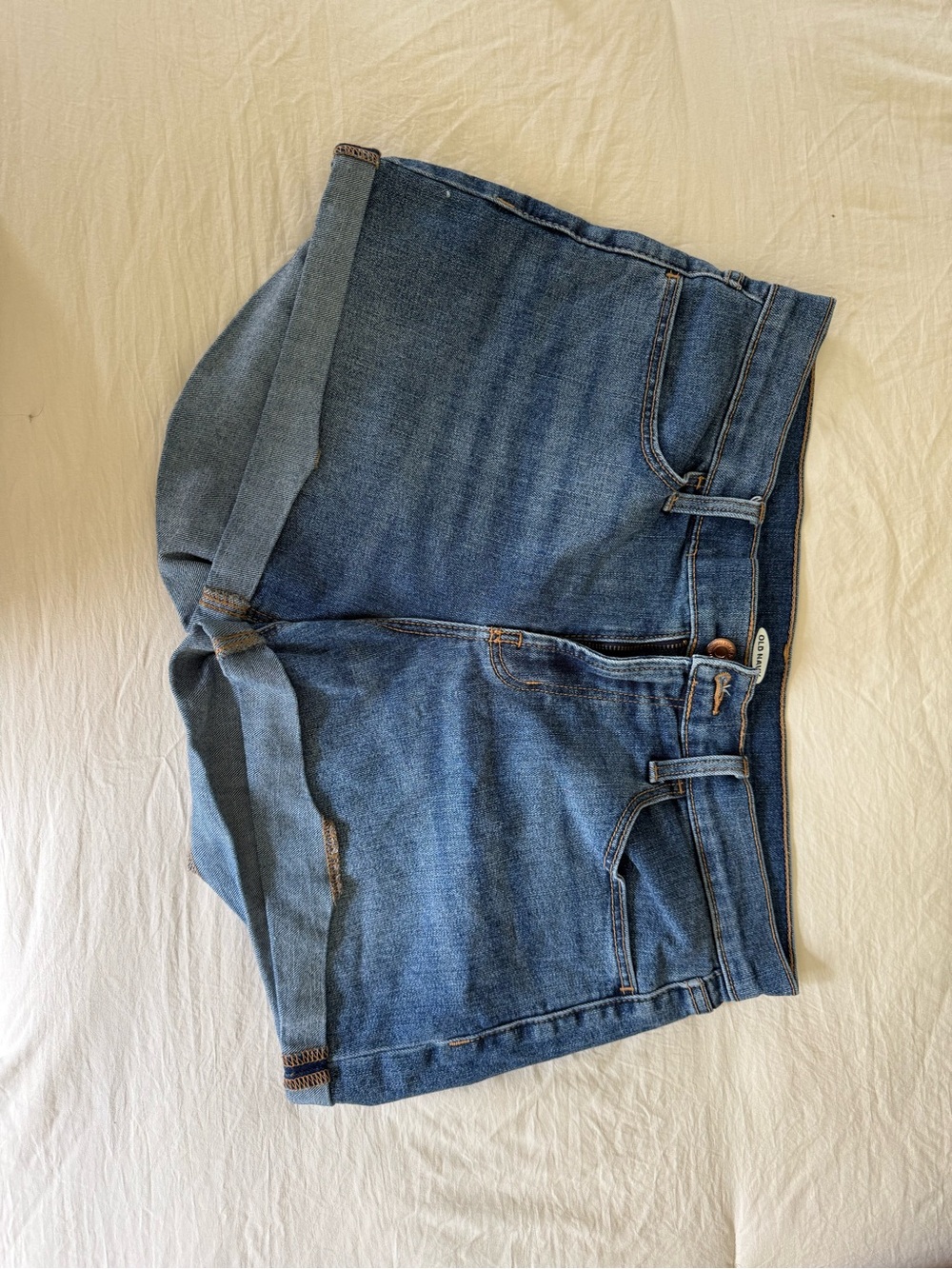 Denim shorts in Classic Blue